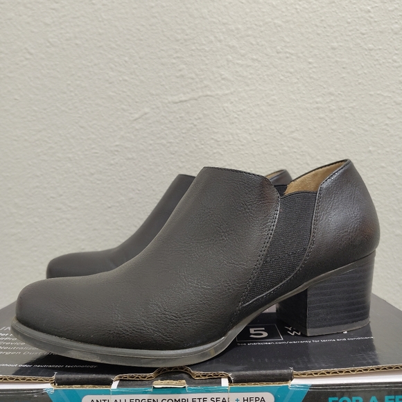 Naturalizer soul bootie size 7 - Picture 2 of 5